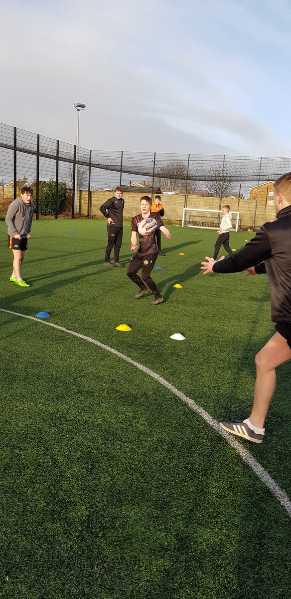 Our college of rugby league cat3 academy players are enjoying a skills session this morn.Year 11s apply now for our Btec level 3 sports course and become part of Tigers development pathway.   castlefordtigers.com/mobile/article…
