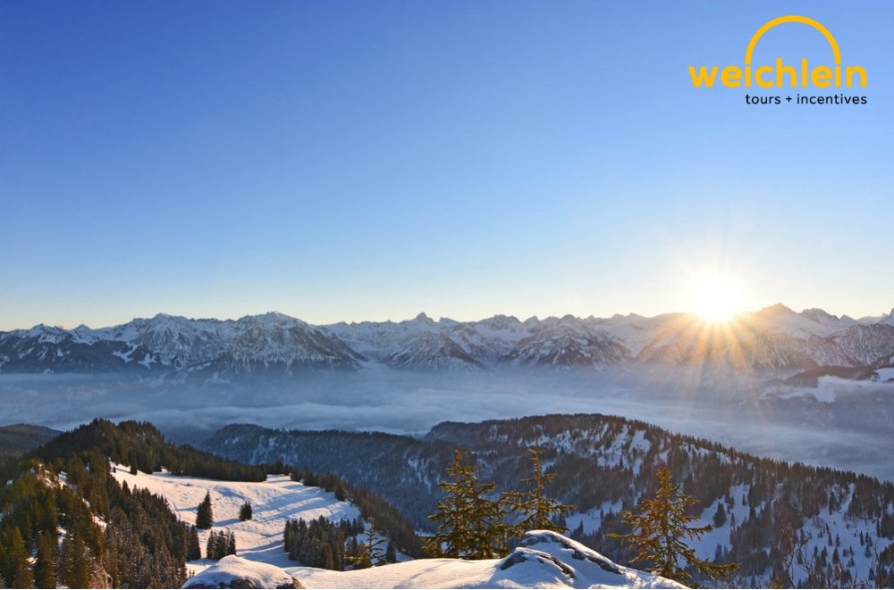 WeichleinTours's tweet photo. Oberstdorf is a beautiful town located in the Bavarian Alps and is one of the highest market towns in Germany which is perfect for hiking and skiing.
#WinterinGermany #BavarianAlps #Weichlein #GermanNature https://t.co/ZsodLxhm6b