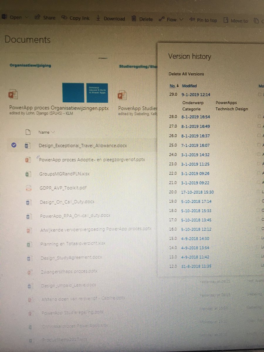 LohnDjango's tweet image. Just moved a @SharePoint Online document in @Office365 to a different Site Collection including all historic #versioning with help of the default Move-buttton in de #ModernSharepoint !!! #OMG I