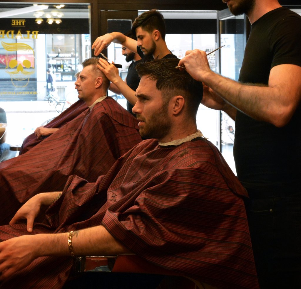 BladeGrooming's tweet photo. The sun is out and the weekend draws near! Let's sharpen you up! 🌤️✂️🙌
📍93 Old Street | 02072538777
📍210 City Road | 02076847709
💈student discount
#MidweekMotivation #London #Barbershop https://t.co/B6iBsYLLhh