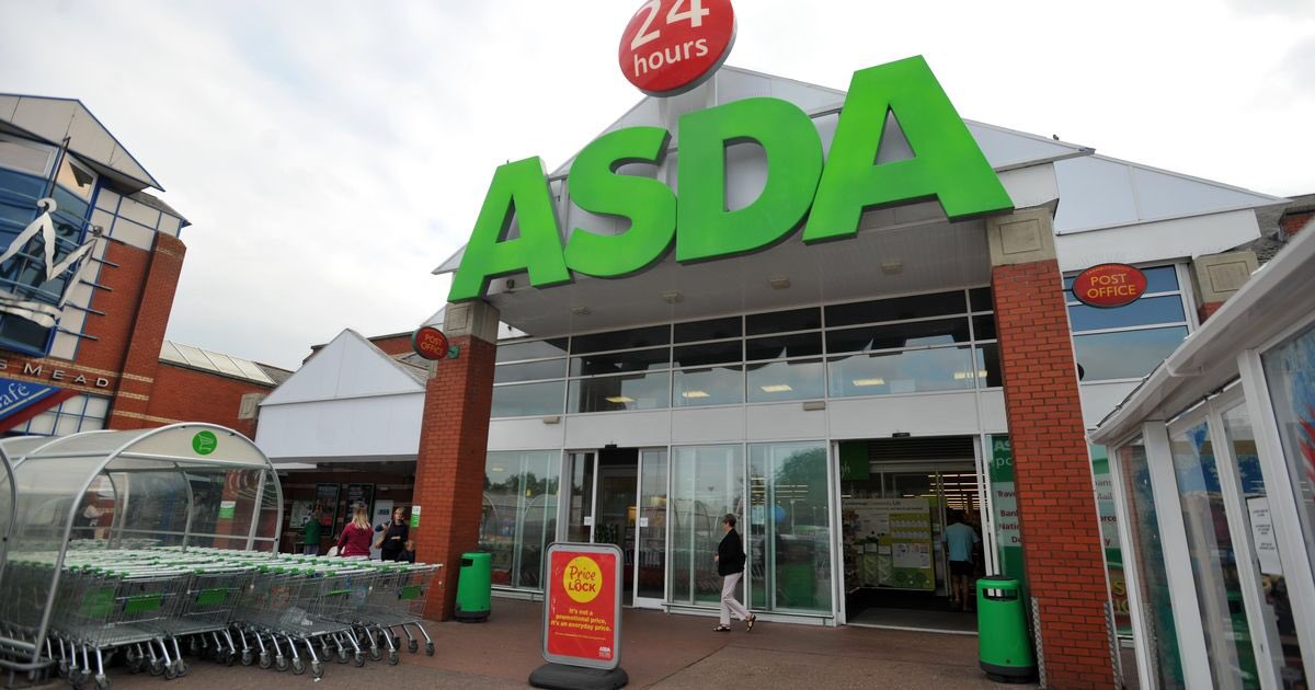 Hartandrushmoor's tweet photo. We would like to say a heartfelt thank you to ASDA in Farnborough &amp; their customers, who have kindly supported us by choosing our charity for their green community tokens! We have just heard that we have been awarded the top amount of £500 - we are absolutely overwhelmed! ❤️ https://t.co/NUombT4lJJ