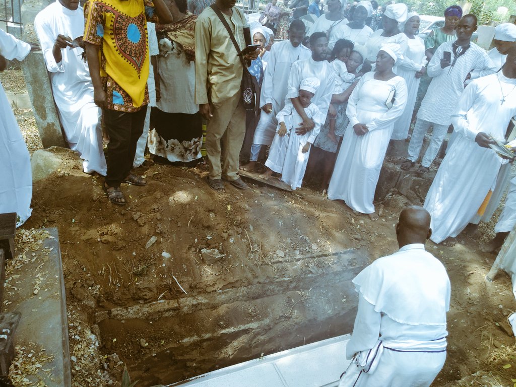 MOTPA_NG's tweet photo. RIP😇😇😇🛌  @Drekay01 @e_hailing @mrtimms123 @UnitedUpdac @oladipupo01 @ehailing101 @Cabs21st @ehailingStakeho @ejikememo @Naija_VoxDei @logisticshubng https://t.co/NxCMCSRUEh