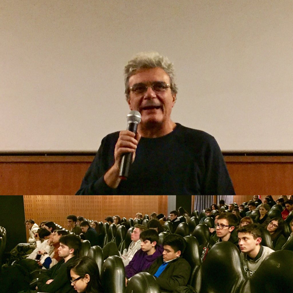 indigo_film's tweet photo. #MarioMartone incontra la giuria del #DavidGiovani che ha appena visto #CapriRevolution https://t.co/FoCuR2ZSNW