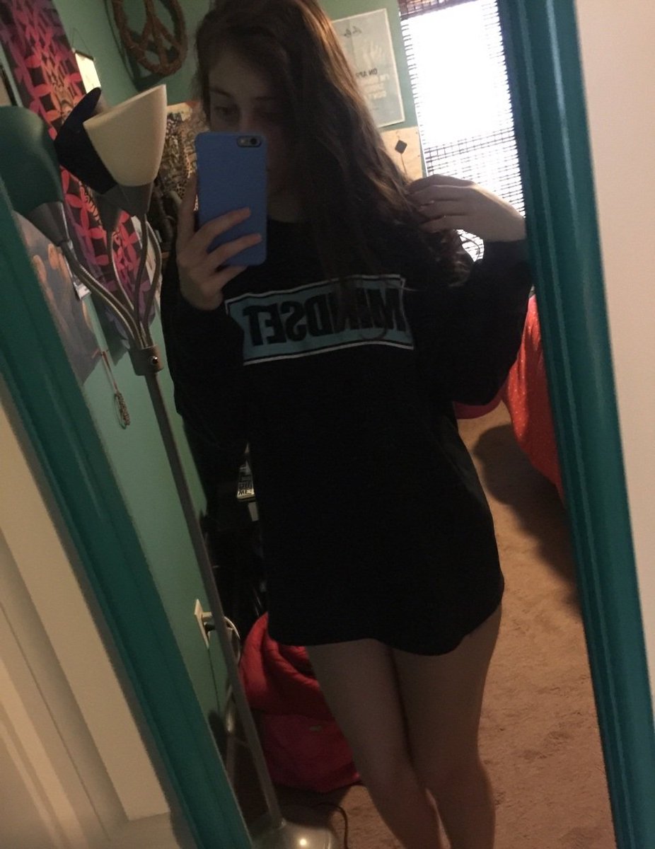 Numaram : 0553 797 18 51 kendini bilen genç ve güzel biriyim yeni heyecanlar yaşamak ve yaşatmak istiyorum ve güzel sohbet edip görüşmek istiyorum arayın görüşelim

#Retweet 'leyen herkesi takip edicem