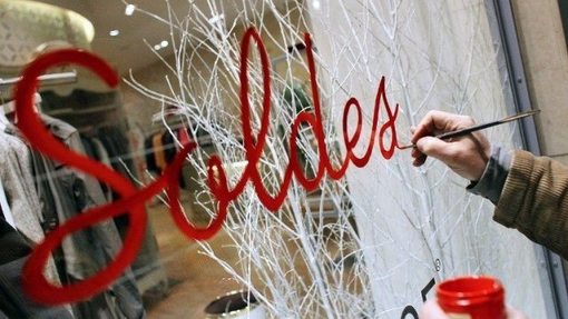 Guinebow's tweet image. #Soldes : après la fin d'une année très difficile, où en sont les stocks ?
Quels enjeux et espoirs pour les réseaux #mode ? goo.gl/Do56tg
Voici les réponses de @Fed_Habillement @FFPAPF #Procos @AllianceCommerc et @IfmParis à @FNW_FR.