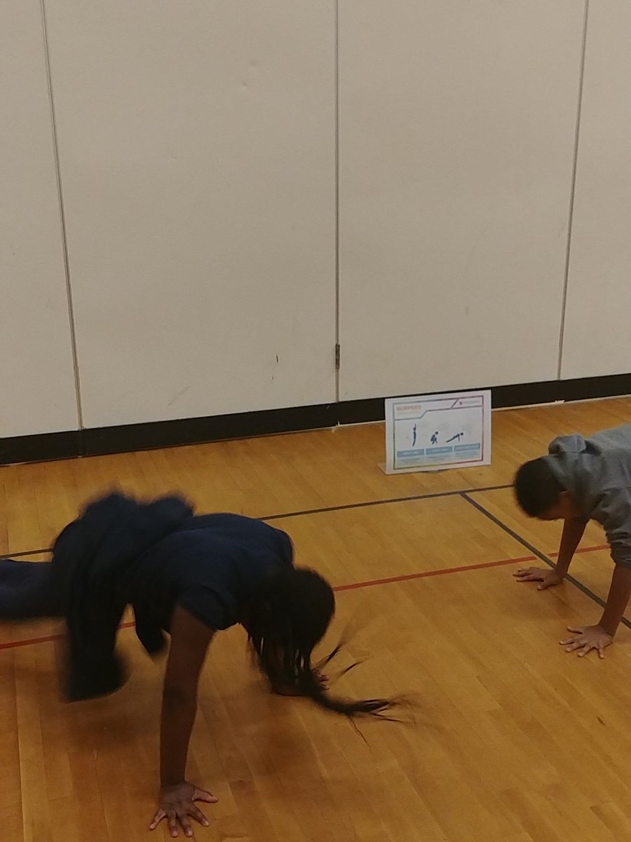 mapleleaf_ps's tweet image. Ss are doing the course either high intensity or low. #selfregulating @LC1_TDSB @TDSBNardiAddesa