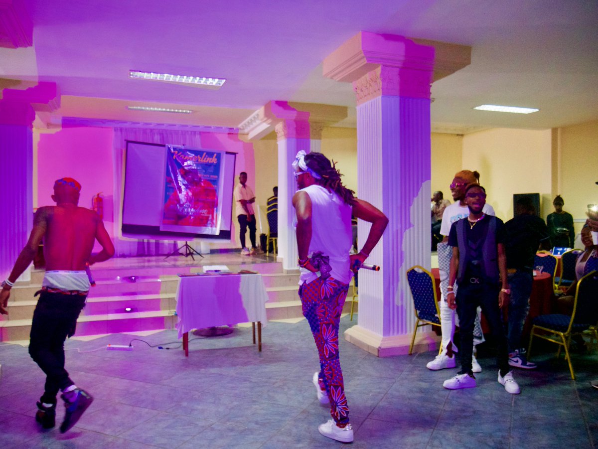 claudedoehmg's tweet image. #Kamerlink