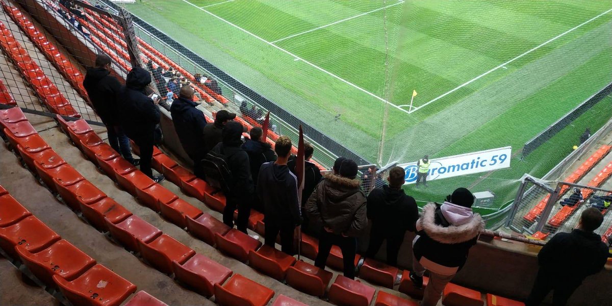 MetzCapitale's tweet photo. Avec un peu de retard les photos d'un joli dep à Valenciennes !
#VAFCM #MContour #DominosLigue2 https://t.co/zxxuh5cJ5t