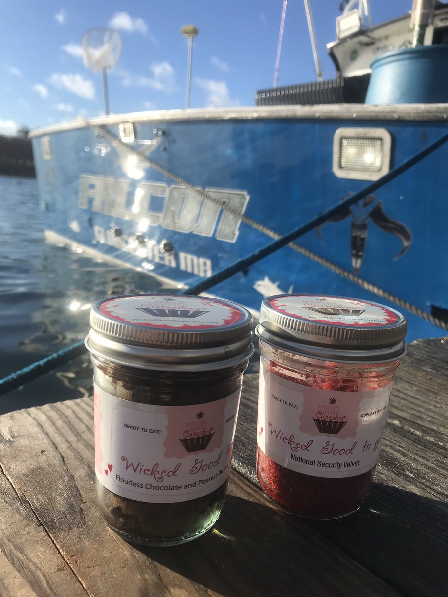 FVHardMerch's tweet photo. Hiding the Wicked Good cupcakes captain stash for the steam down south! Not sure if @captmarciano is gonna leave some for his mates, maybe @jdmarciano gets to lick the icing leftovers 😂 #WickedTuna #WickedGoodCupcakes #CaptainsStash #NotForCrewMen 

https://t.co/dJg1i1v86P https://t.co/fEtrQ2fKIa