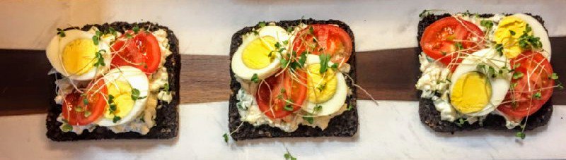 RoyaCafe's tweet photo. Not sure what to have for lunch? Come check out these fresh healthy options! #Kitchener #waterloo #HealthyEating #vegitarian #vegan https://t.co/UFeaumw7jR
