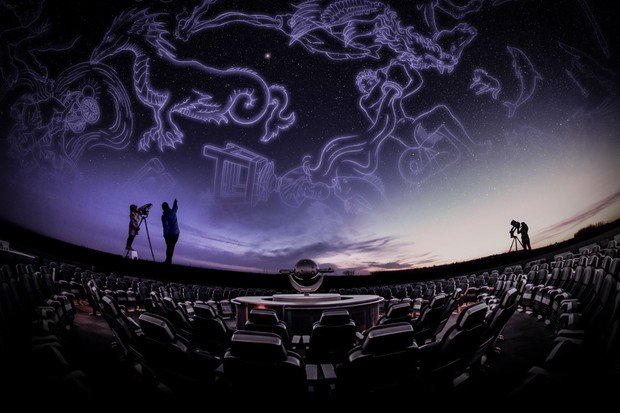 EspacePourLaVie's tweet photo. NOUVEAU au #Planétarium Rio Tinto Alcan! Découvrez les trésors et les mystères de la voûte céleste avec l'expérience immersive #CielDeNuit présentée sous le dôme 360° https://t.co/RoQD7yvlmS #espace 🌌 https://t.co/lMANChxuZN
