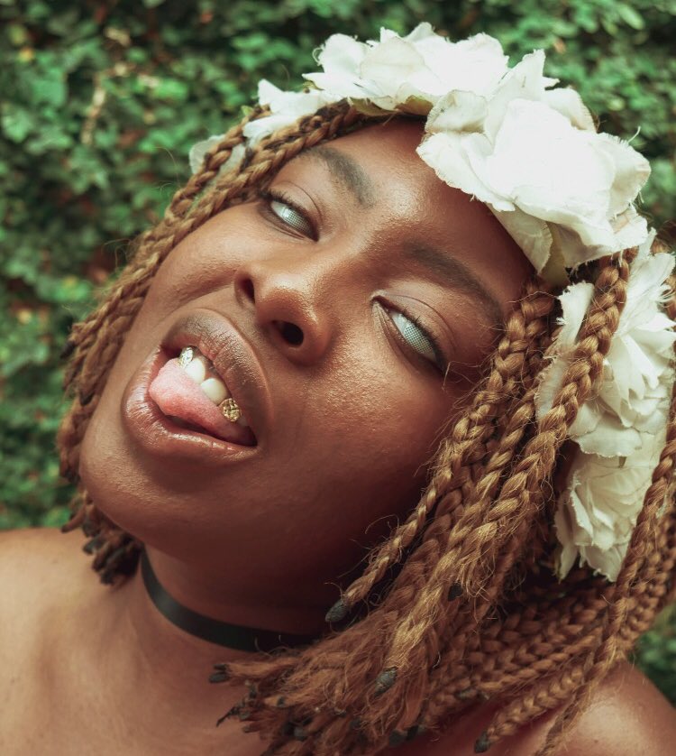 EarHustlaz's tweet photo. Who is Loners Club? Only the next super star out of the DFW!! 🌟🌟Check out one of her songs here (https://t.co/OuZXZL6gcn) and keep up with her progress throughout the year @LonersClub97! #EarHustlaz https://t.co/tNKFZXQpb2