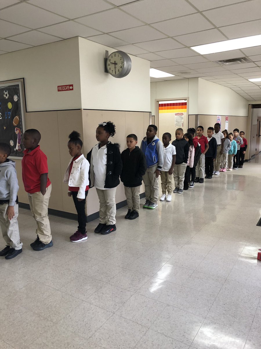 kinthomas2's tweet photo. Hallway expectation @ it’s best!!! Rock Star Scholars!!! @Mrs_Miller78 @ChisdHighpointe https://t.co/bgZLpxmrmS
