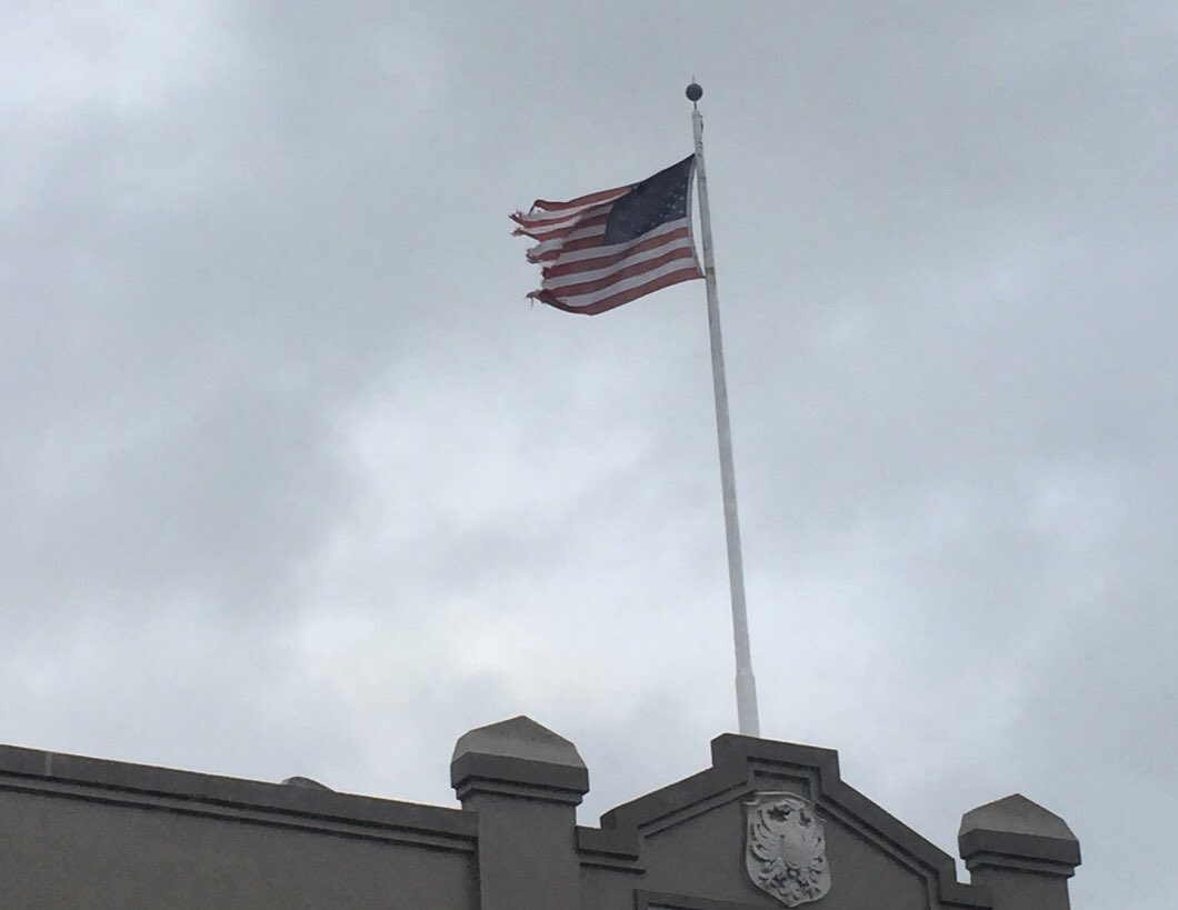BungerKCBSRadio's tweet image. #flagshaming our SF neighbors