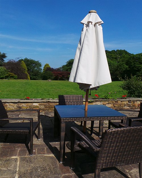 GhyllManor's tweet photo. Planning your Summer holidays?
Coming to Sussex during June-August? Take a look at our 'Flash Sale' and receive 25% discount on Dinner/Bed and Breakfast!
https://t.co/wAGAi7kBui
#offfer #summer #countryhousehotel #Sussex #bargain #discount #FPSBS https://t.co/IO6xDN6GIo