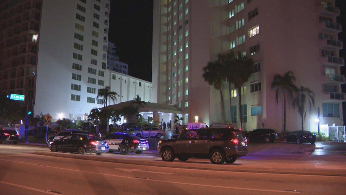 Teen dies after falling from 9th floor of high-rise building in Miami Beach bit.ly/2H6KT6H?utm_so… https://t.co/M6NHAWmz3s