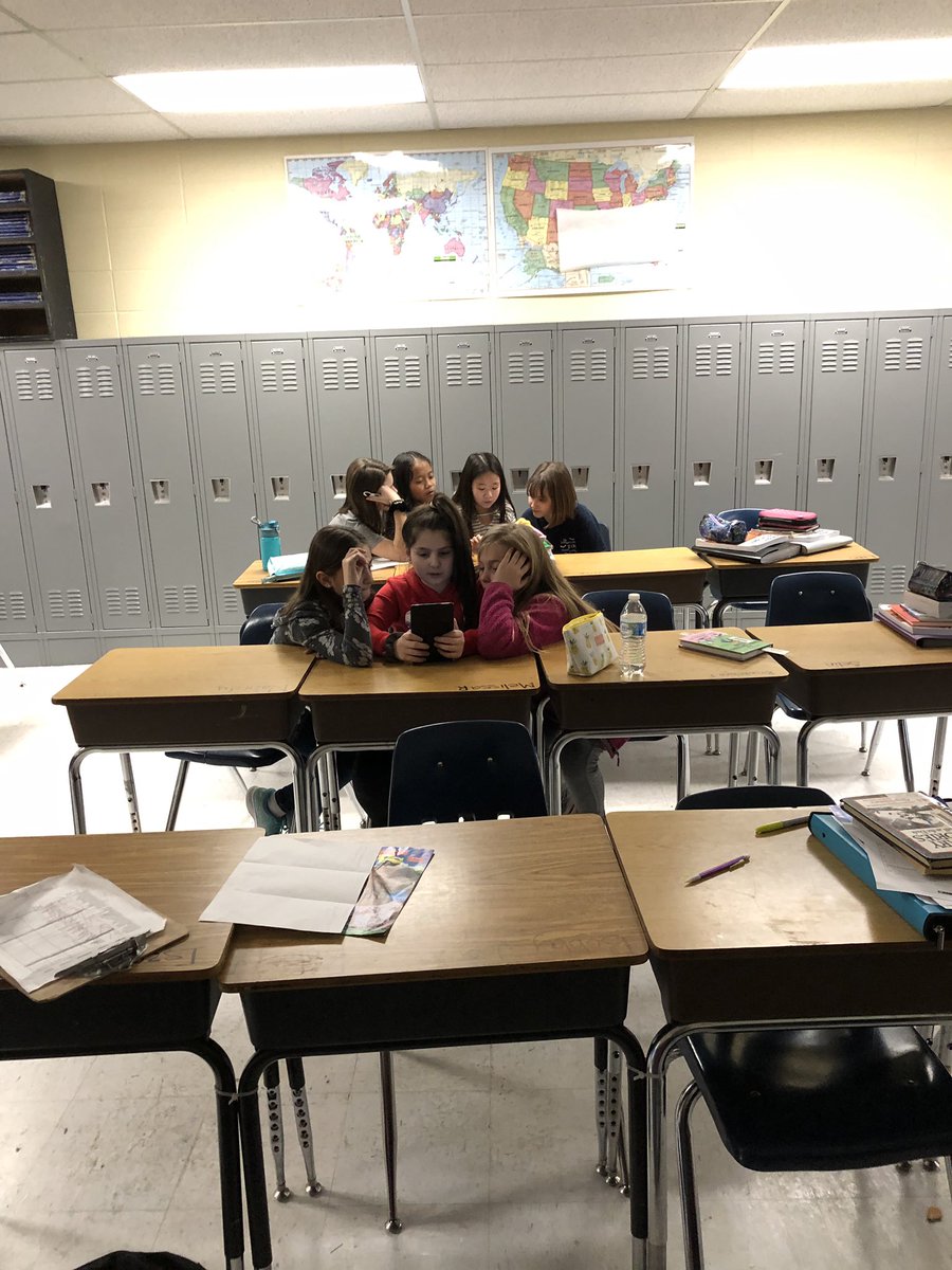 NatcherLibrary's tweet photo. Mr. Dixon’s 5th grade class is trying to “Show Me the Code” and Breakout!  #travelinglibrary https://t.co/Tc9tpNUhJ3