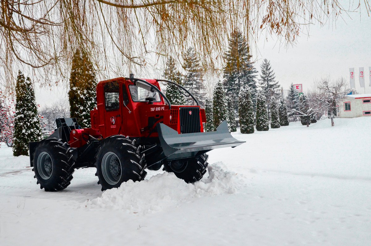IRUMreghin's tweet photo. TAF 690 PE
#irum #reghin #fabrica #produsromanesc #tractor #tractoareromanesti #tractoragricol #tagro #tractorforestier #taf690PE #forestry #skidder #machinery #innovation #tradition #history #technology #reliable #compact #romanianproduct #safety #continuity #efficiency #confort https://t.co/w59nB9x4HW