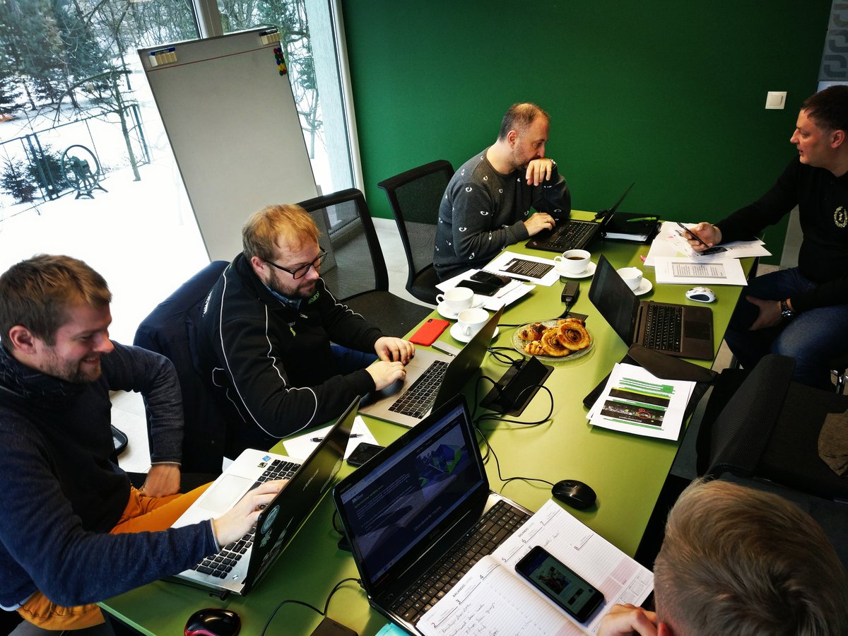 ESmotorsport_lt's tweet photo. #ESmotorsport media team #meeting! Preparing for #WorldRX2019!
#Ernestas_Staponkus #ESmotorsport #Rallycross #Racing #Team #WorldRX #EuroRX #Dirt4 #Skodamotorsport #LabasGas #BRGroup #GrillLondon #LitCon https://t.co/0Cp63CwSK1