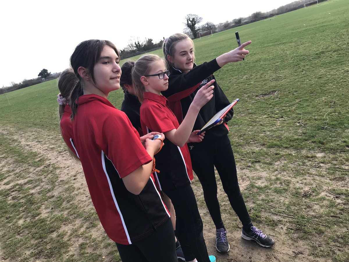 ReephamPE's tweet photo. Fartlek training today for the year 8’s as part of their fitness block of work! #creativity #teamwork #methodsoftraining https://t.co/s4OwLLVicB