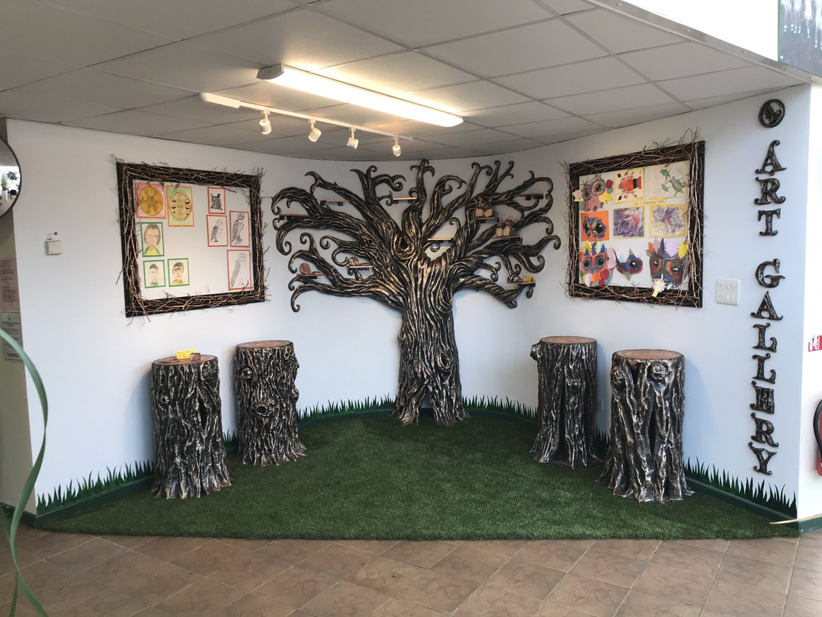 JillBusbyArt's tweet photo. Brightside Primary Art Gallery finally finished, before and after photos #brightsidesch #essexart #schoolinstallation #schoolart #trees #stumps #artinstallation #indoortree #schoolartgallery https://t.co/3RmsQM4fvB