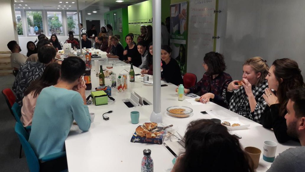 psl_pepite's tweet photo. Moment gourmand et convivial entre les #étudiantsentrepreneurs et l'équipe entrepreneuriat-innovation de @psl_univ. #Galette #psllab #entrepreneuriat https://t.co/lvaiQnriCs