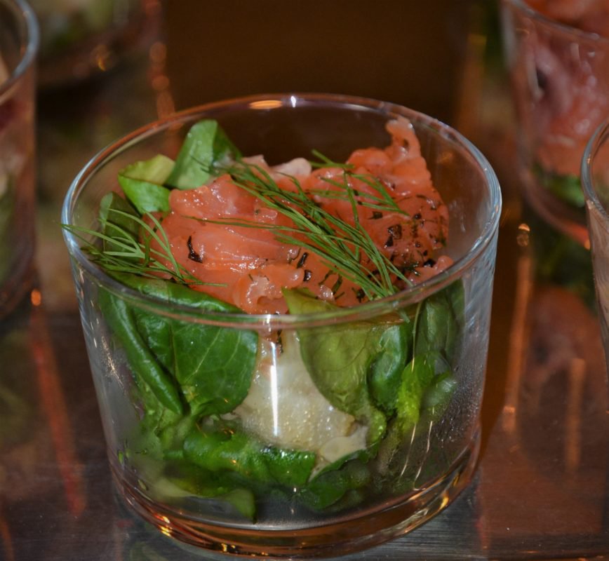cofooders's tweet photo. #Recette via @Cookingout Salade d’Oca du Pérou au gravlax 👉 https://t.co/L5w1jwqUTk #cuisine #Perou #Peruvienne #saumon #gravlax #Oca #salade #voyage https://t.co/RyrbwJTFng