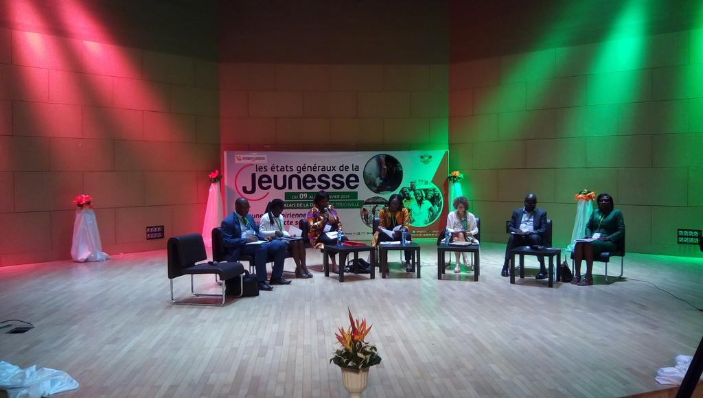 Les états généraux de Jeunesse.
Panel:Comportements sexuels à risque chez jeunes.<a href="/EphrasieCouliba/">Coulibaly  Ephrasie</a> <a href="/UnfpaCI/">UNFPA Côte d'Ivoire</a> <a href="/Faida_juliette/">Nsensele Faida Julie</a> <a href="/EmilienneAssama/">Emilienne Assama</a>