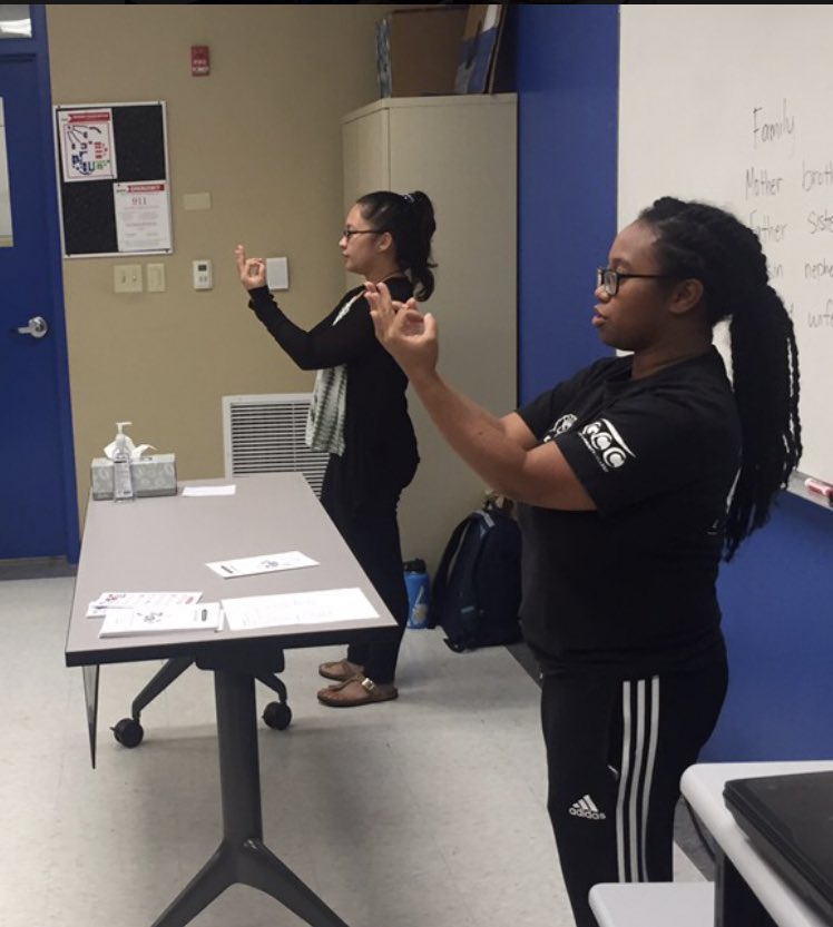 jblazin_'s tweet photo. To up my asl skills & expand vocabulary, I’ve been thinking of doing little Q&A video diaries (I think those are VLOGs? 😅)
Or maybe even just clips for “sign of the day”.
What do y’all think? #funwithsigns #ASL #DEAFinitelyDope #practicingtoIMPROVE https://t.co/OfPxLEutHo