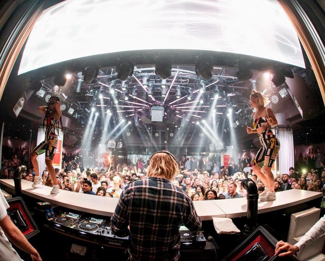 showmetop1's tweet photo. Las Vegas, USA: 🇺🇸

Don’t miss the chance to party with @_diplo_ at @IntrigueVegas Tonight! for @WynnNightlife’s Music Week! 🎉

RSVP YOUR FREE ADMISSION +1 786 617 9884 

Tickets available at: https://t.co/lKSj7iwzit
•
•
•
#Diplo #IntrigueVegas #WynnNightLife #wynnlasvegas https://t.co/8c1D8FQ5MN