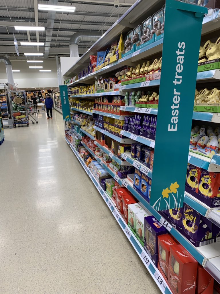 dandanruns's tweet photo. Tesco have outdone themselves.... Easter stuff in January #really https://t.co/EyjeQLbsEP