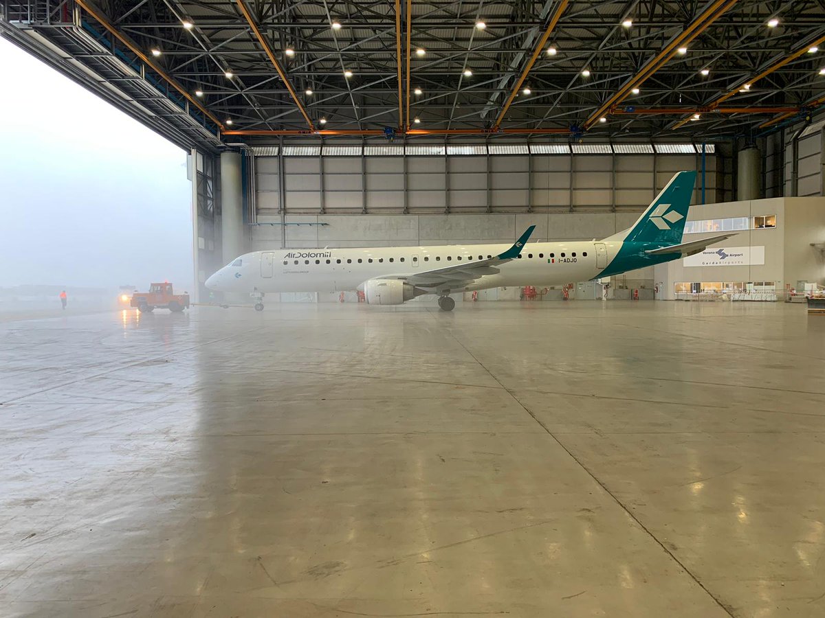 Turquoise is here to stay! 💙
We are proud to introduce JO, our first #Embraer to show off our new look.
#AirDolomiti #Settimocielo #AdAstra