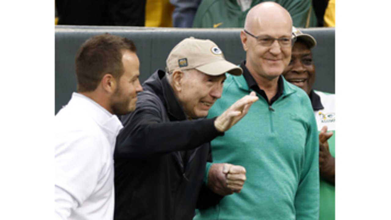 Happy Birthday to Packers legendary quarterback, Bart Starr! He turns 85 today. 
