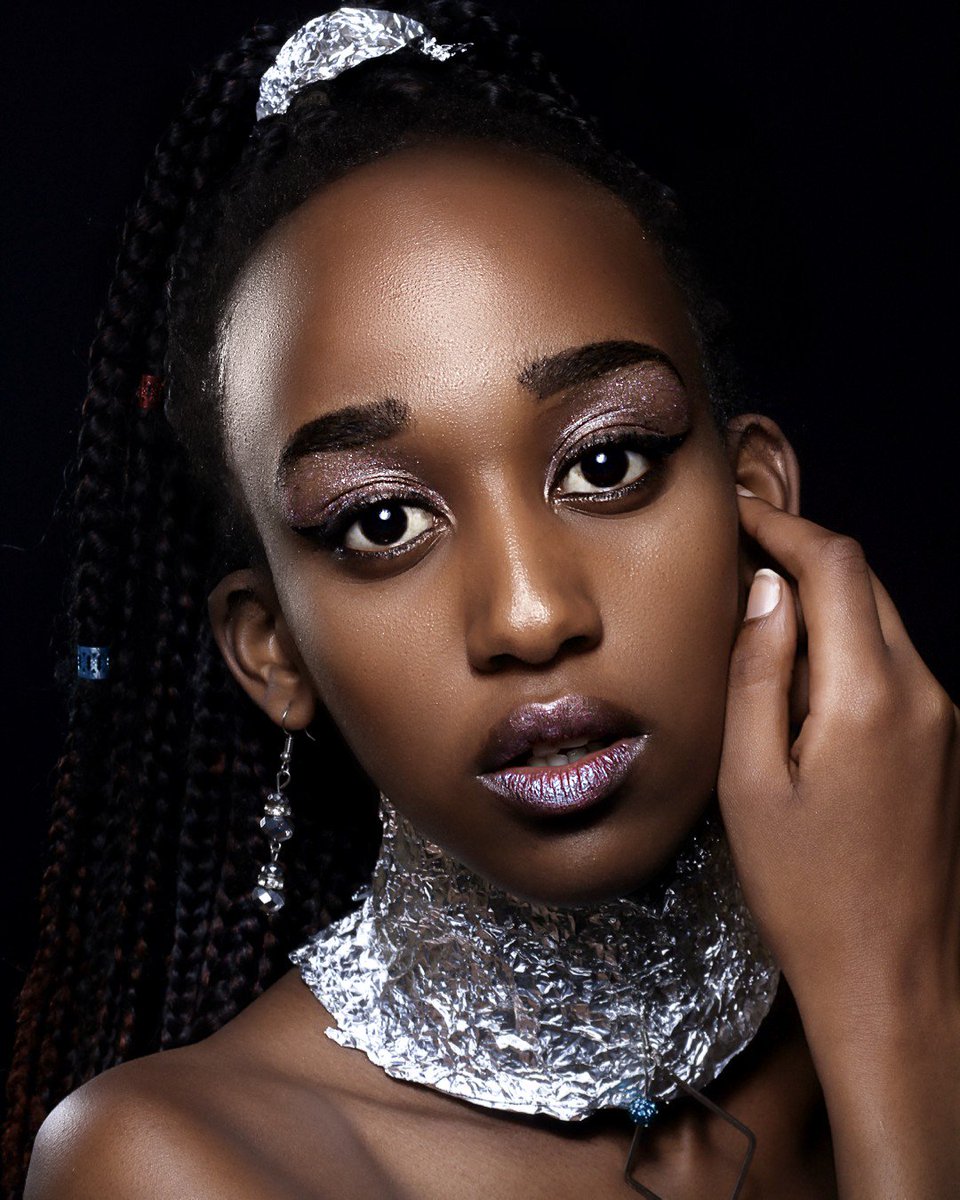 liannathemodel's tweet photo. 💎 .S.I.L.V.E.R. 💎 .
For photo shoot bookings feel free to dm me👍.
Model 👠 : @liannathemodel_ #creativephotographychallenge #creativemodels #creativemodelsshoot #modelportraits #modelspotrait #creativemodelsagency #creativemodel #creativemodeling #nikonkenyaphotography https://t.co/ZMN0WlbSOc