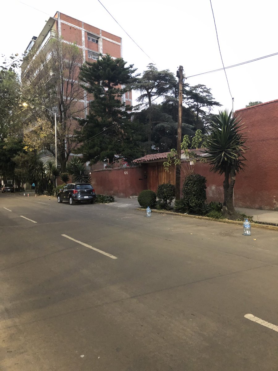 ximhi's tweet photo. Así tienen tomada la calle de Manuel M Ponce y alrededores los franeleros  @UCS_GCDMX @Claudiashein  @072AvialCDMX @AlcaldiaAO https://t.co/mlpw0FZXDq