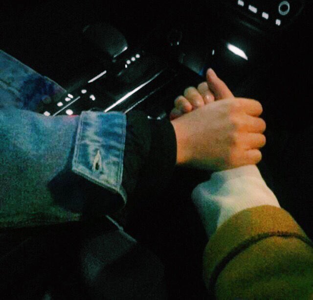 nana_miilk's tweet photo. ┏───── ⋆⋅✮⋅⋆ ─────┓
⠀⠀  ≫ We’re close especially 
    with your hands on my neck, 
           let’s keep it going ≪ 
⠀                        ♡
└───── ⋆⋅✮⋅⋆ ─────┘
#NCTzenSelcaDay https://t.co/OSlBgP9D28