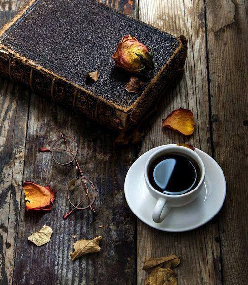 자신을
소중하게 여기는 사랑은

삶을 함부러 살지 않습니다

자신을
사랑하는 사람은

인생을 대책없이 살지 않습니다

삶을 헛으로 사는 사람은
자신을 하찮게 만드는 사람이고

인생을 엉망으로 사는 사람은
자신을 버리는 사람입니다