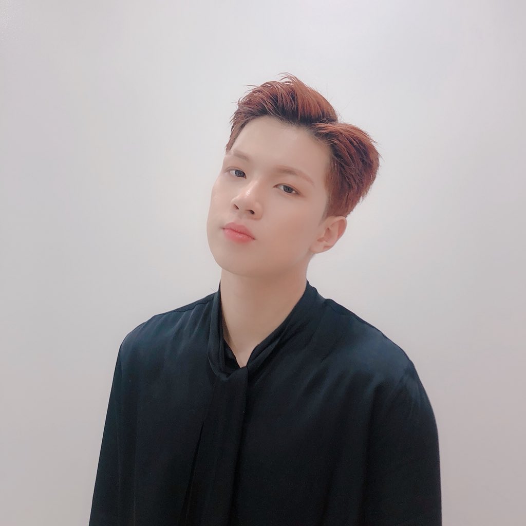 NFlyingofficial's tweet photo. [옥탑방사진관📸] 더 이상 귀요미가 아니다❗️횡승잉멋있엉..💕 

#엔플라잉 #NFlying #FLY_HIGH #FLY_HIGH_PROJECT #옥탑방 #Rooftop https://t.co/oJEWuM7Dpw