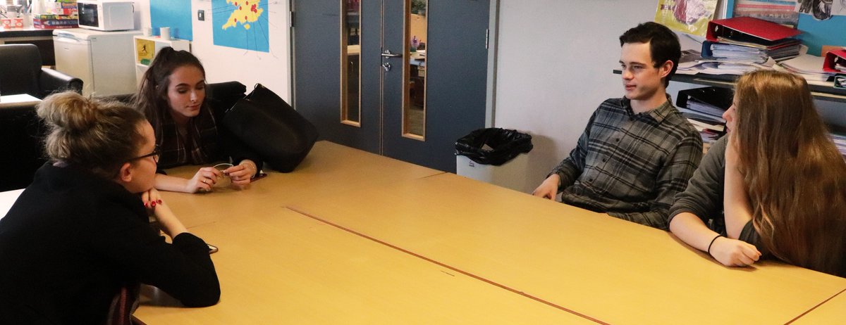 Delighted today that <a href="/James_ChrisRead/">James Read</a> (Class of 2018 <a href="/MagnaAcademy/">Magna Academy Poole</a>) popped in with gf Liberty to talk with Post-16 group abt his Uni experiences <a href="/oxford_brookes/">Oxford Brookes University</a>. Magna alumni integration in full swing! Thank you, James, and good luck with yr studies.

@RSC_SW <a href="/tes/">Tes magazine</a> #Poole #Dorset