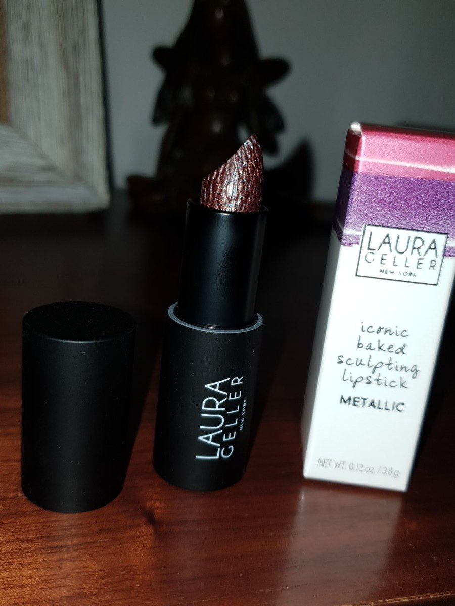JenMa37's tweet photo. Broadway Glitz ๐๐ #laurageller #broadwayglitz #cosmetics #metalliclips https://t.co/mhLS1tDG6w