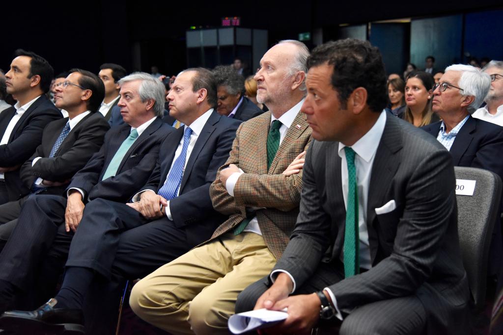 Junto al economista de Harvard @geoffcolvin en seminario de automatización, tecnología e innovación en el ámbito laboral organizado por @ConsejoMinero