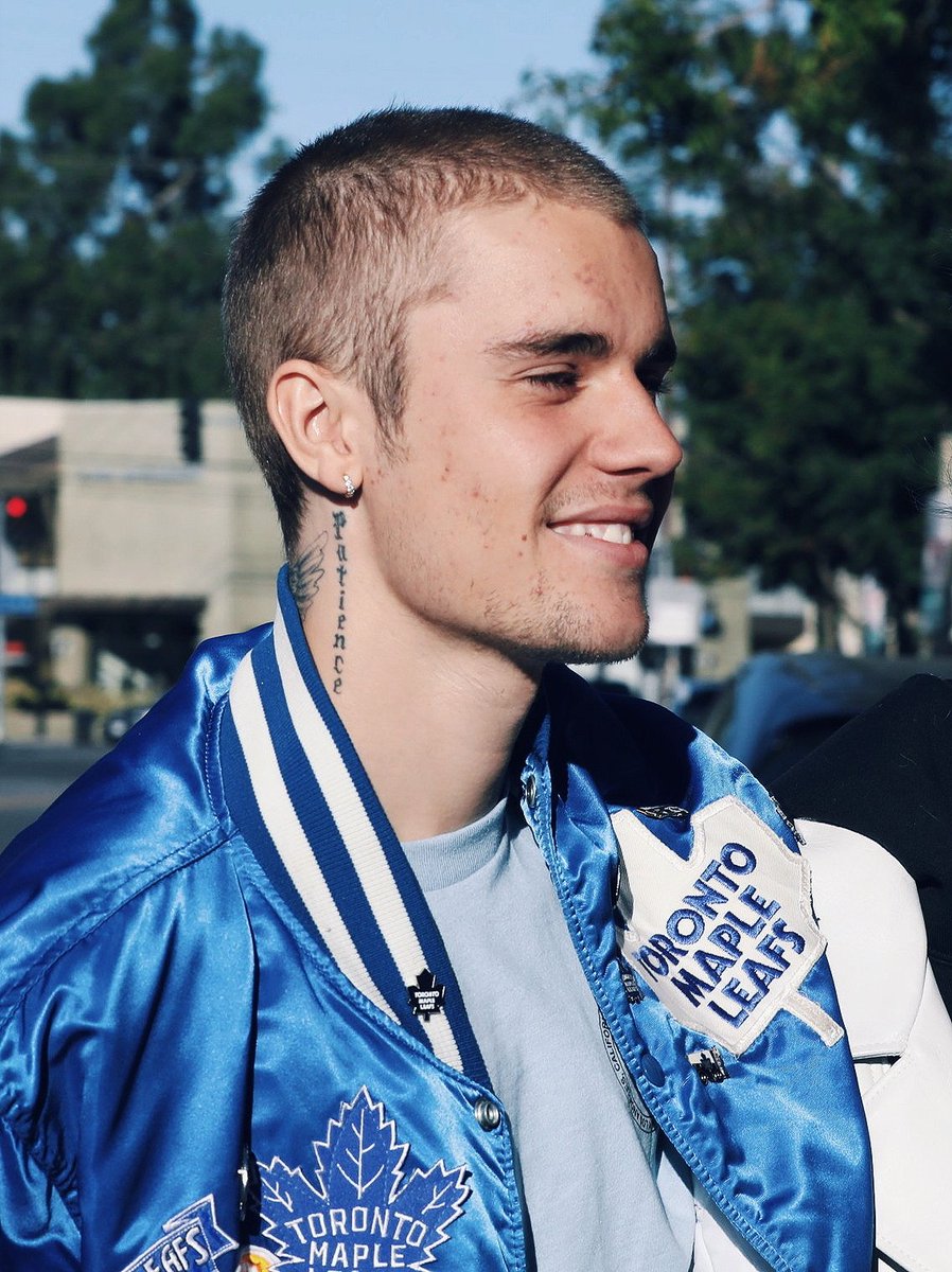 Justin (@j_biebxr) on Twitter photo 
