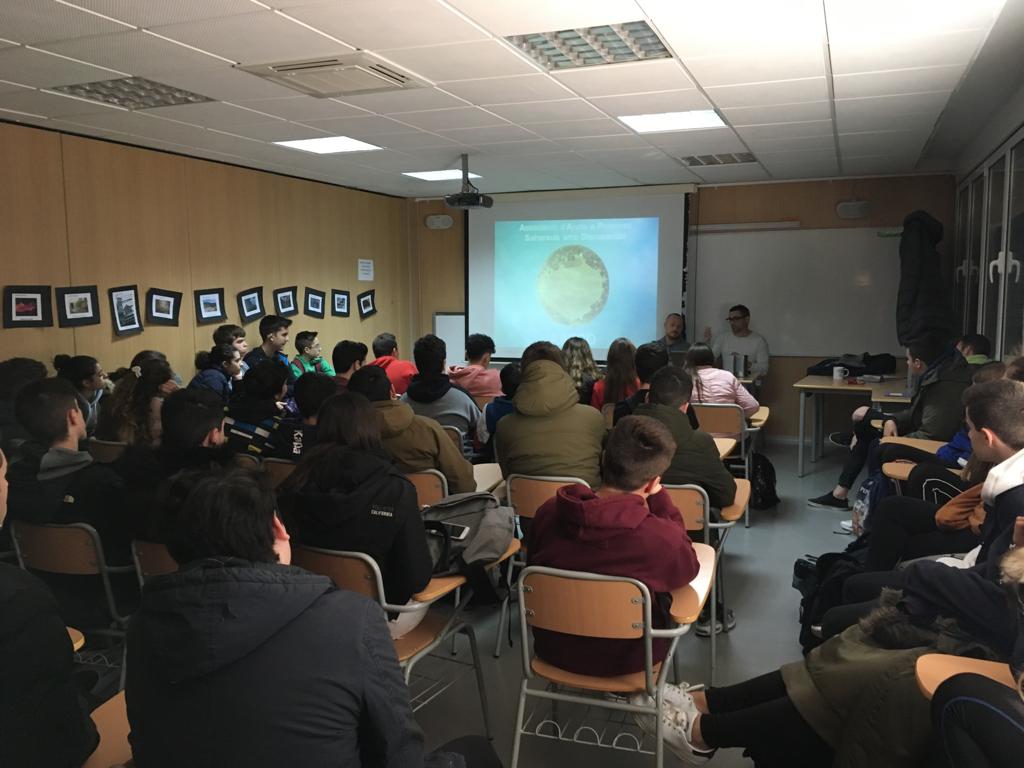 aapsd1's tweet image. Hui hem estat al IES El Saler explicant el nostre projecte. Moltes gràcies per la vostra atenció i la vostra col·laboració!