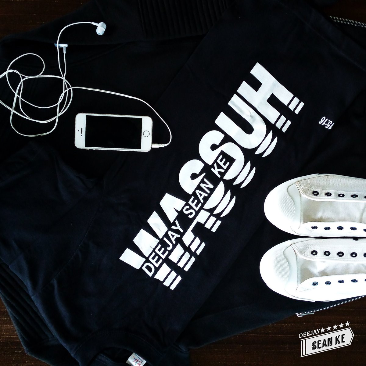 DeejaySeanke's tweet photo. So finally I can say we have Merchandise for you π
I am looking to give away one of these #WassuhWassuh Tees.
Join me tonight on #TurntTakesAfrica on 91.6FM #KubambaRadio for a chance to win aye?
#2019goals #DeejaySeanKe #merch #tshirt #giveaway
cc @kubambaradio https://t.co/jCkCRi0KSP