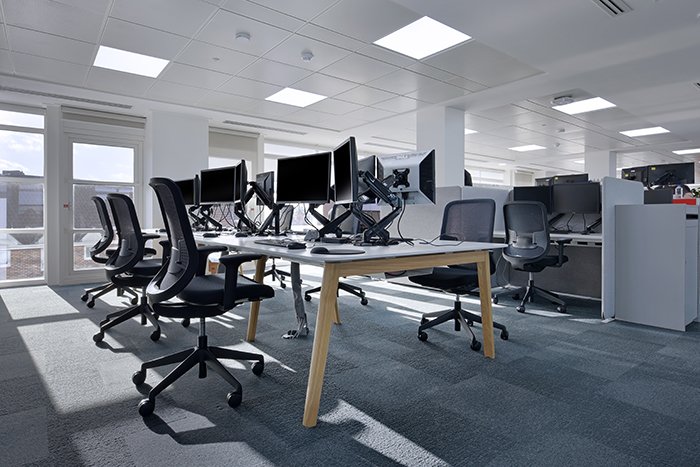 We developed a range of new spaces from break out to meeting rooms for one of our clients. The fresh new look and clean lines has been a great success and the customer was overjoyed with the results.
rapidoffice.co.uk/projects/publi…