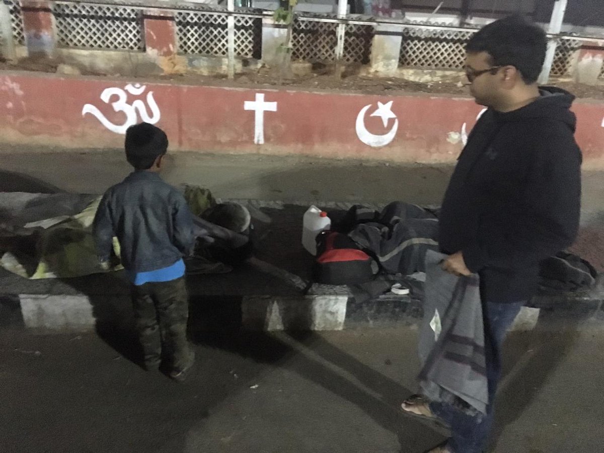 SahithJilukara's tweet photo. Inspiration of @musharraf_ias @GHMCOnline 150 team formed "Every Individual Social Responsibility" &amp; initiated "Share The Warmth".
Huge response and distributed 2000+.. blankets in #Hyderabad for #shelterless #needy #sharethewarmth.
@KTRTRS @KadiyamSrihari @BVRMohanReddy @Cyient https://t.co/j8zNFgfAQ8