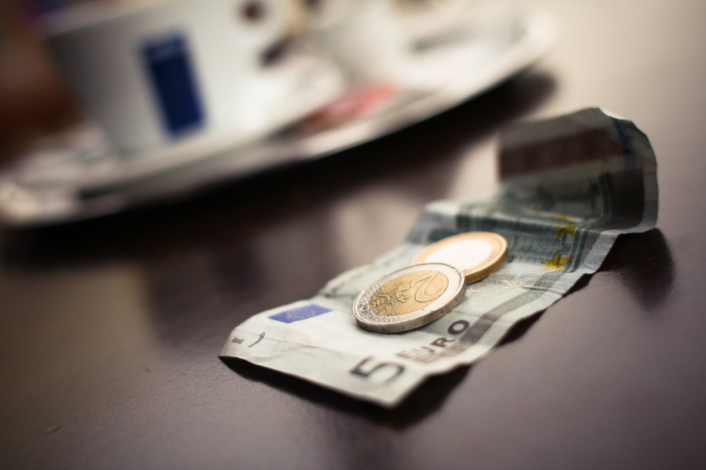 MobergThomas's tweet photo. Crowdlending er din mulighed for at låne penge til andre - og tjene penge på det.
Læs her, hvordan crowdlending fungerer. https://t.co/YNeaIHAKyy https://t.co/JSagjmnpbt