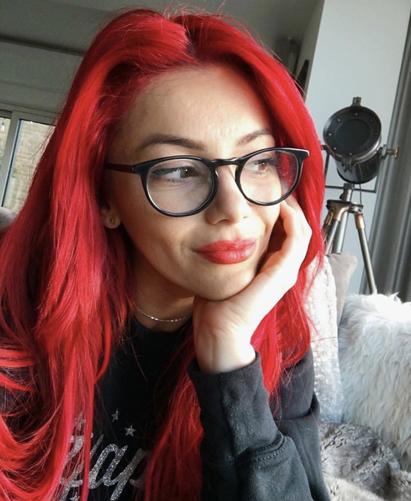 FCTIONFEELSGOOD's tweet photo. Like for joe in his glasses
Rt for Dianne wearing joes glasses https://t.co/KbGYF5EviL