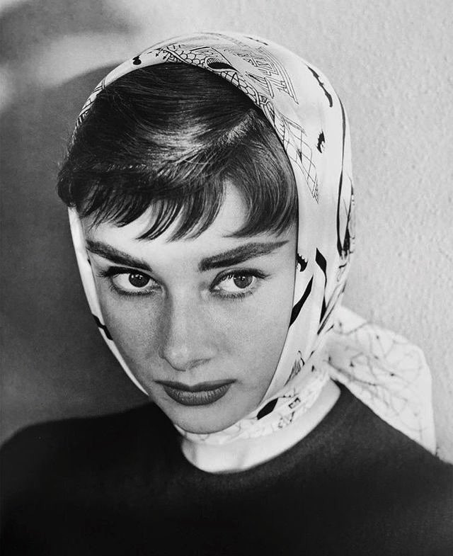 JuanFerrerVila's tweet photo. Audrey Hepburn.

Photo by John Engstead (1953). https://t.co/TWAPatkstu