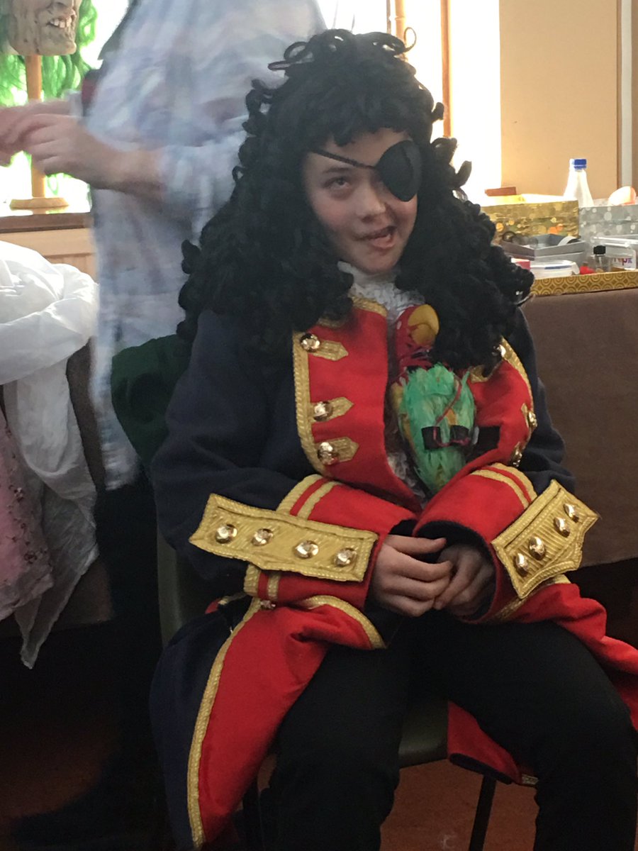 LinchfieldSch's tweet photo. The children have had the chance to dress up and learn some backstage secrets! https://t.co/RvPdXNLXuh